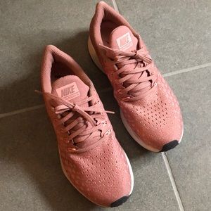 Women’s Nike Air Zoom Pegasus 35 - size 7.5